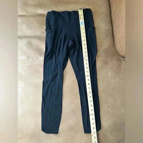 Athleta Black Leggings With Pockets Perforated Bottom Women’s Size Small - Picture 3 of 10